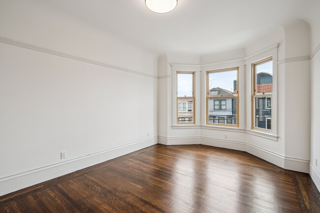 Building Photo - 671 7th Ave
