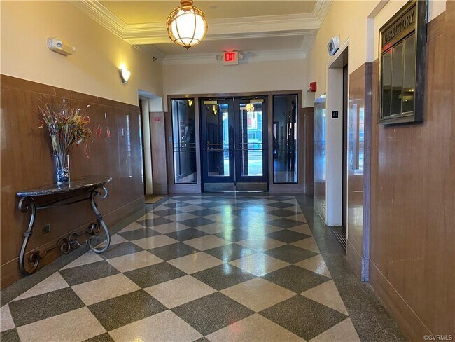 Foto del edificio - 212 E Clay St