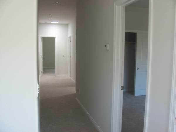Building Photo - 866 Lawrence Dr