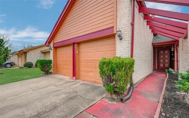 Building Photo - 1423 Elkwood Dr