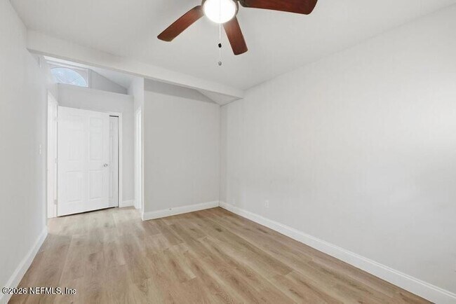 Foto del edificio - 4158 Trout River Blvd