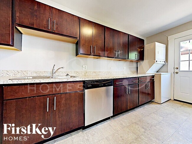 Foto del edificio - 254 E Wayne Pl