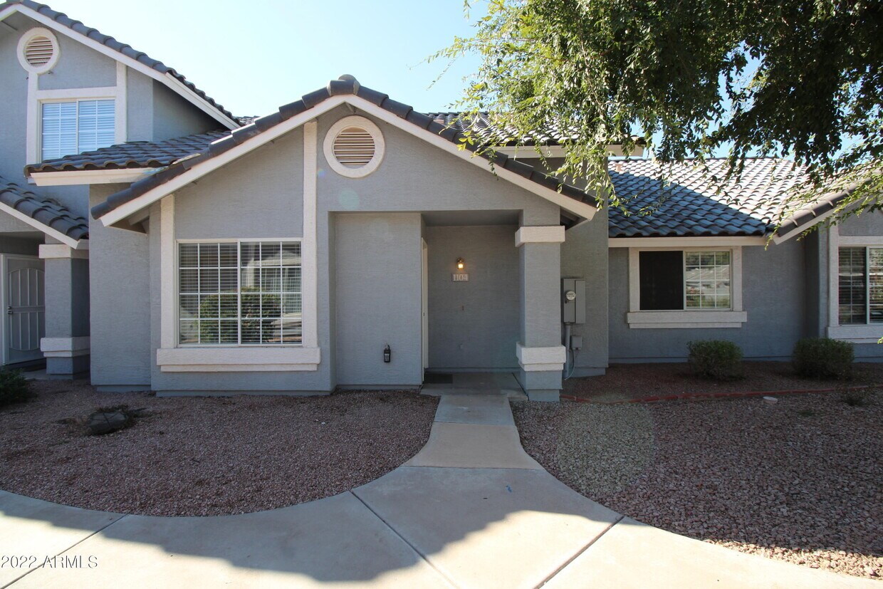 860 N McQueen Rd, Chandler, AZ 85225 House for Rent in Chandler, AZ