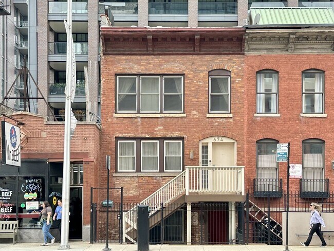 Foto del edificio - 674 N Orleans St