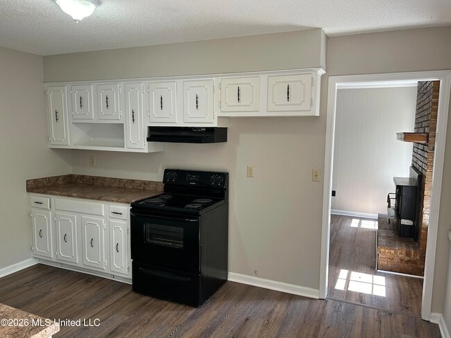 Building Photo - 7397 Meadowbrook Dr