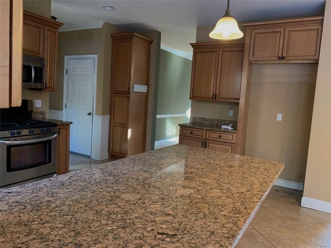 Building Photo - 465 Moriches-Middle Island Road