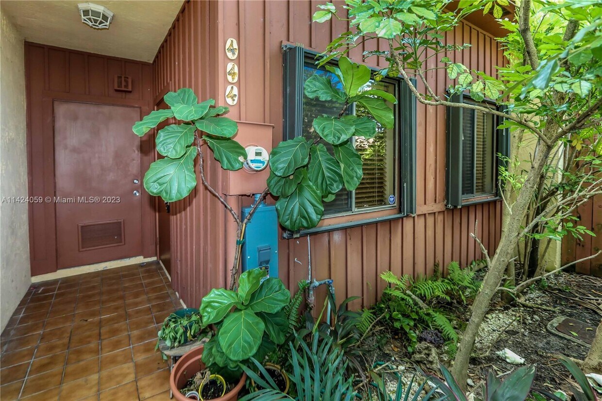 444 SE 14th St, Dania Beach, FL 33004 Townhome Rentals in Dania Beach