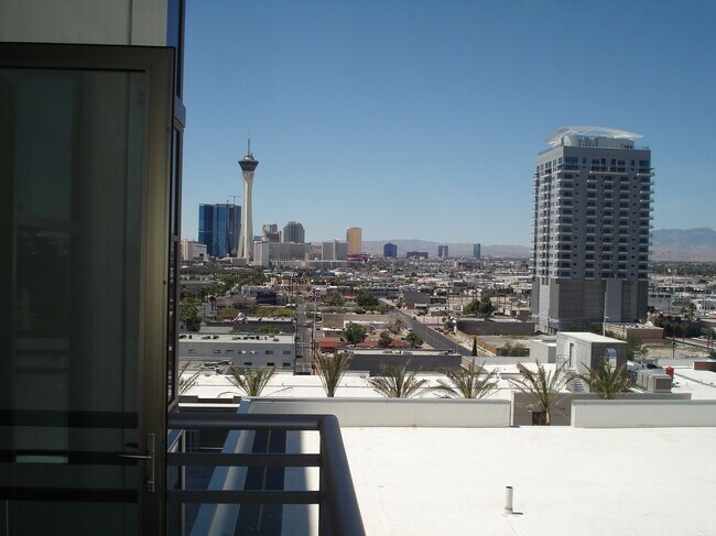 Foto del edificio - 353 E Bonneville Ave