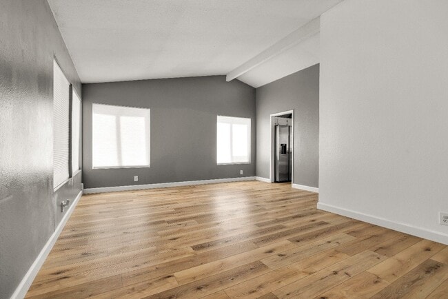Building Photo - 2863 Roseann Ave