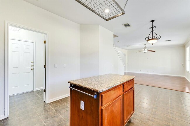 Foto del edificio - 20308 Farm Pond Ln