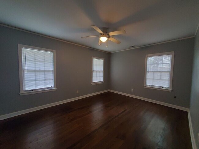 Foto del edificio - 5000 Princeton Rd