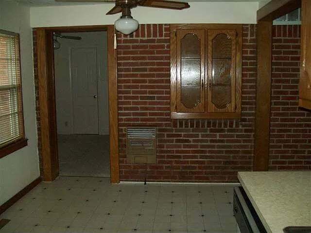 Foto del edificio - 1221 W Elder Ave