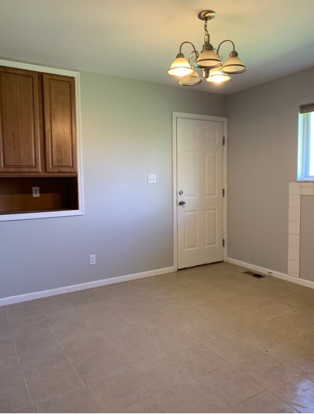 413 S Cadillac Dr, Saint Charles, MO 63301 Townhome Rentals in Saint Charles MO