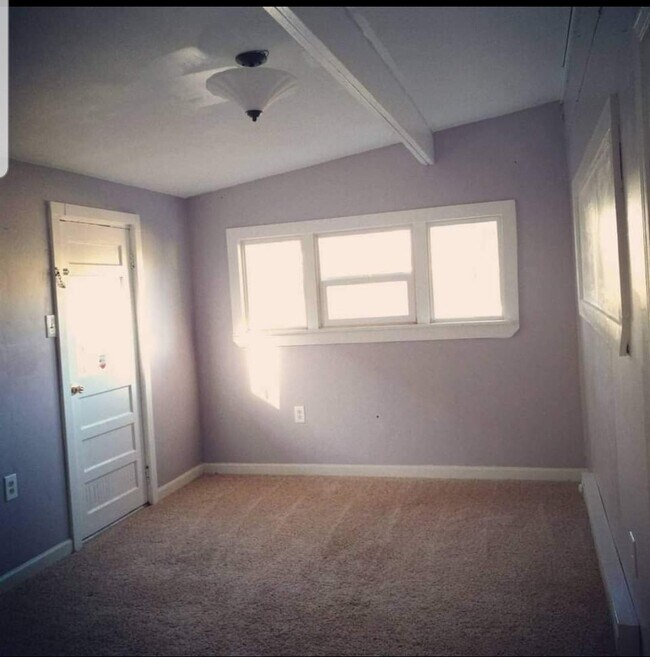 Dormitorio - 2625 Main St