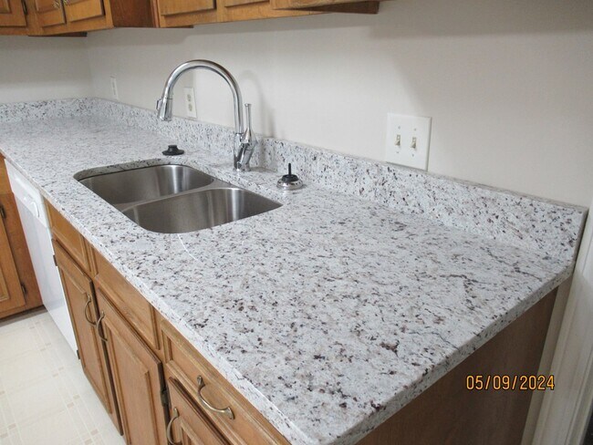 Foto del edificio - 164 Gertrude Dr