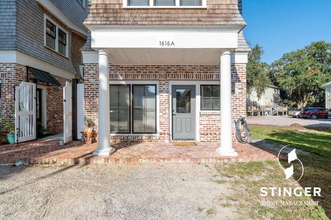 Building Photo - 1616 Paris Ave W
