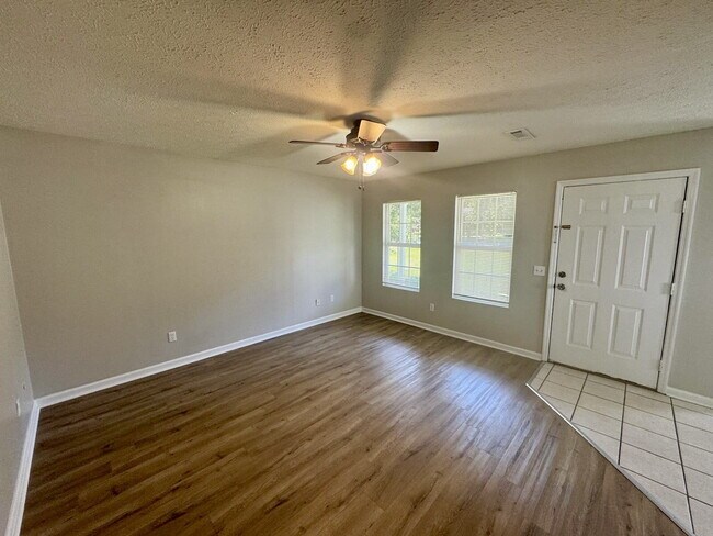 Foto del edificio - Charming 3BR/2BA home in Dothan, AL - Appl...
