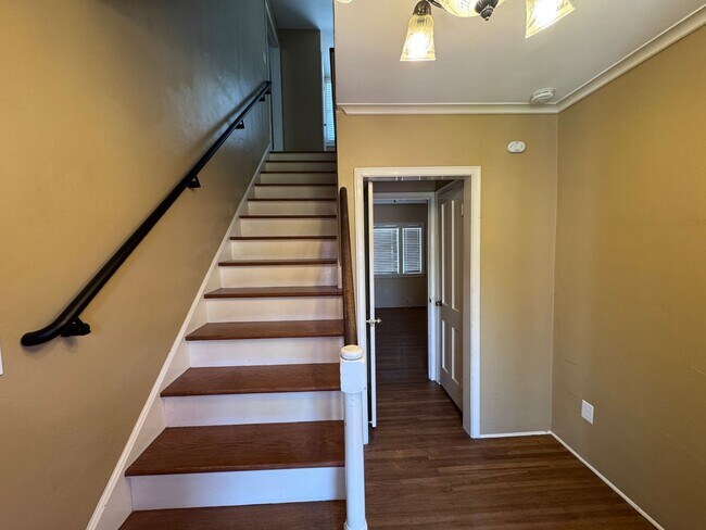 Foto del edificio - Beautiful 2 story 3 bedroom 2 bathroom home