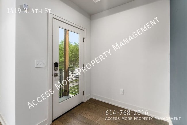 Building Photo - GORGEOUS 3 BED 3.5 BATH MODERN LUXURY HOME...