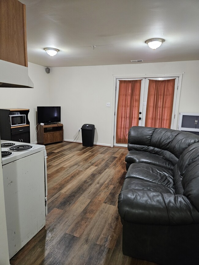 Building Photo - 8812 Community Square Ln