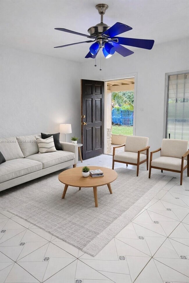 Foto del edificio - 2325 NW 89th St