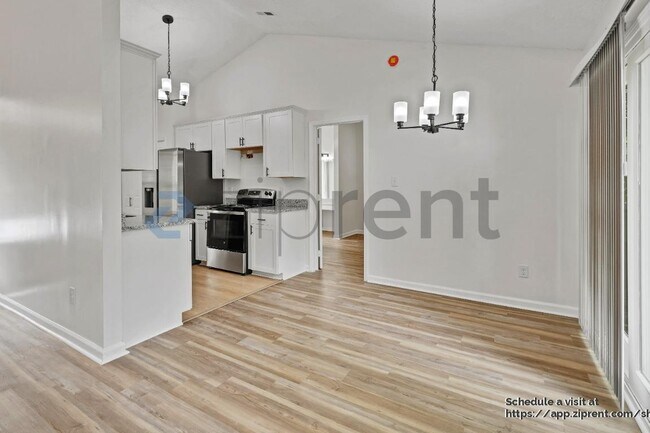 Foto del edificio - 4711 Avalon Forest Ln