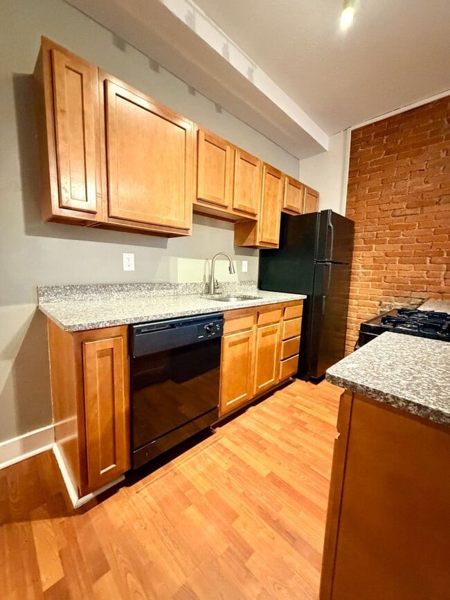 Building Photo - 3947 Mintwood St