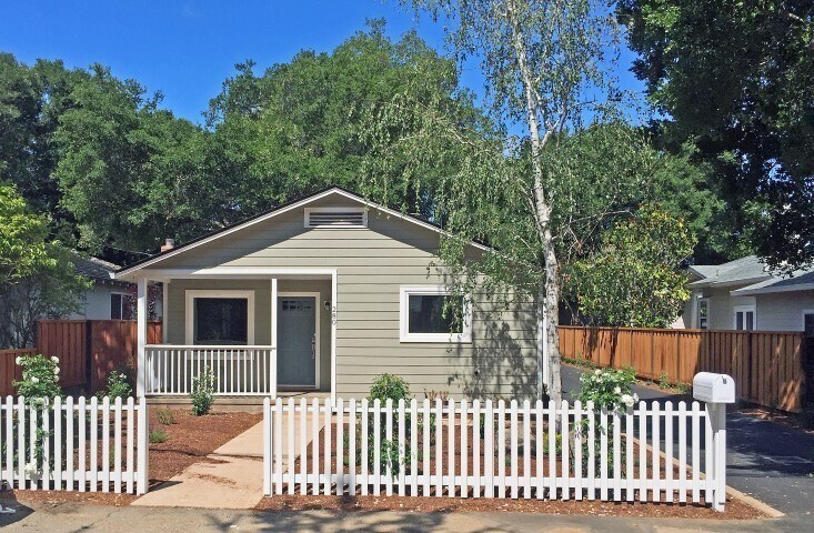 Primary Photo - Beautifully completely remodeled home in g...