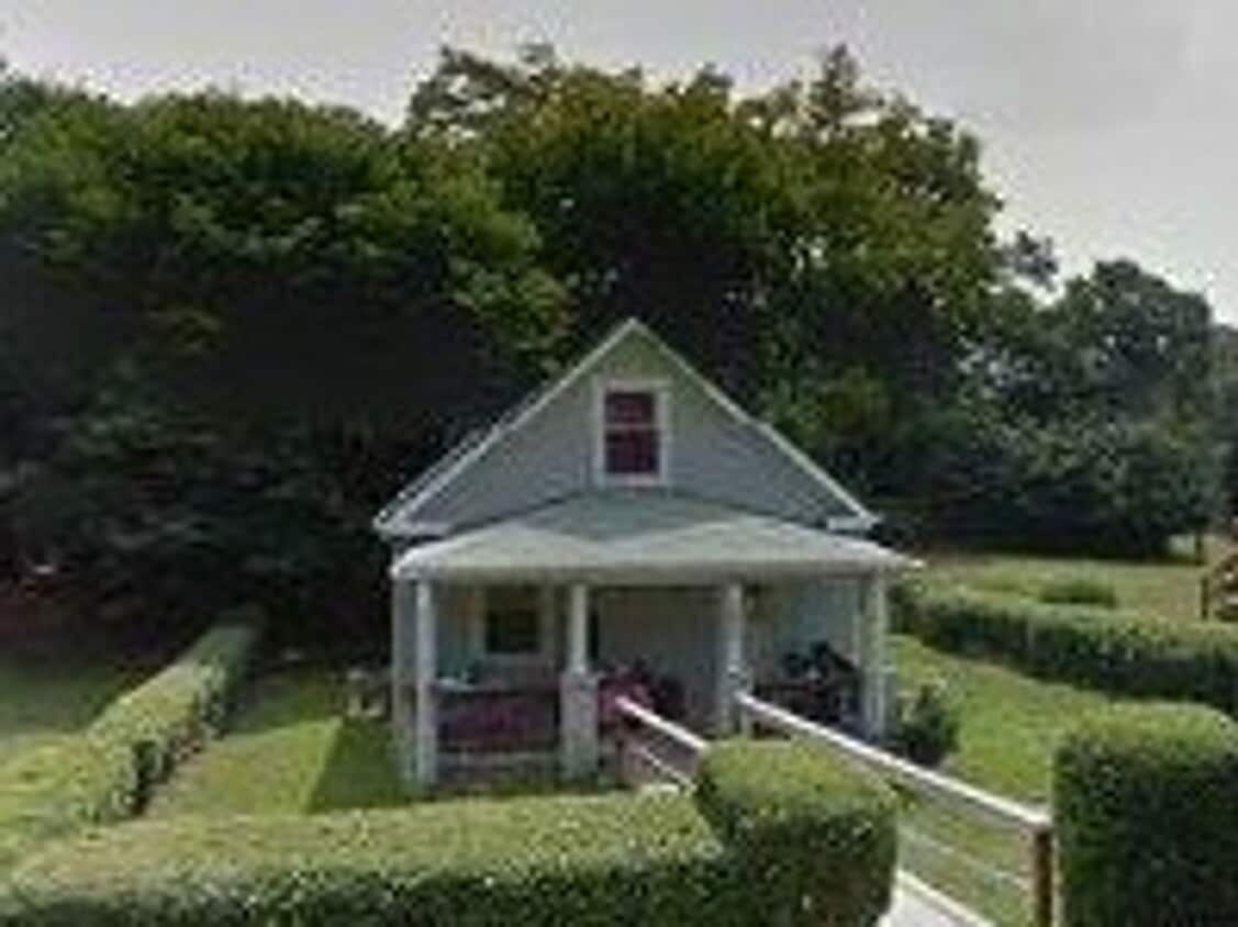 813 13th St, Altavista, VA 24517 House Rental in Altavista, VA