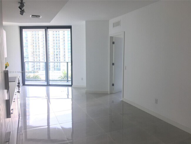 Foto del edificio - 501 NE 31st St