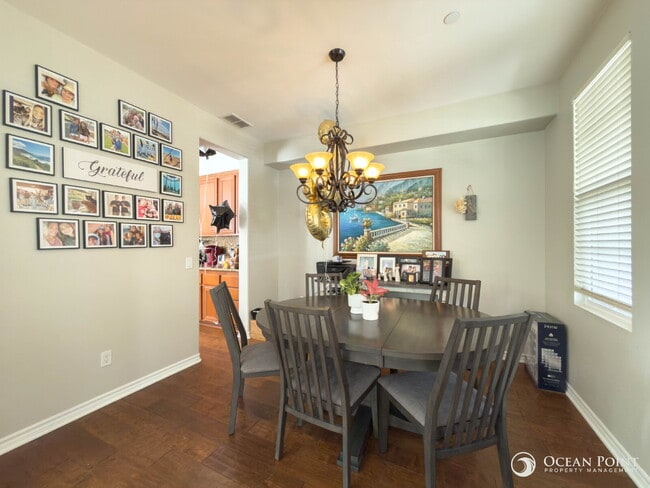 Foto del edificio - 3 Bedroom Condo for Rent in Ventura!