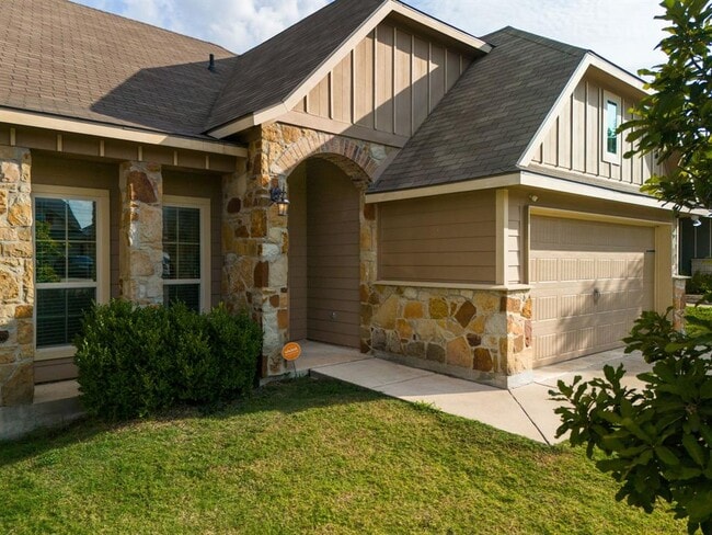 Building Photo - 3310 Greyfriar Dr