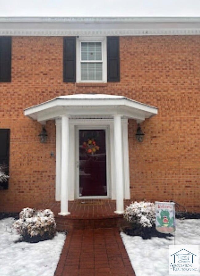 Building Photo - 1715 Mulberry Rd