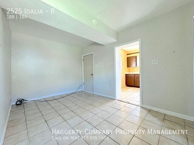Building Photo - 2525 Idalia-B