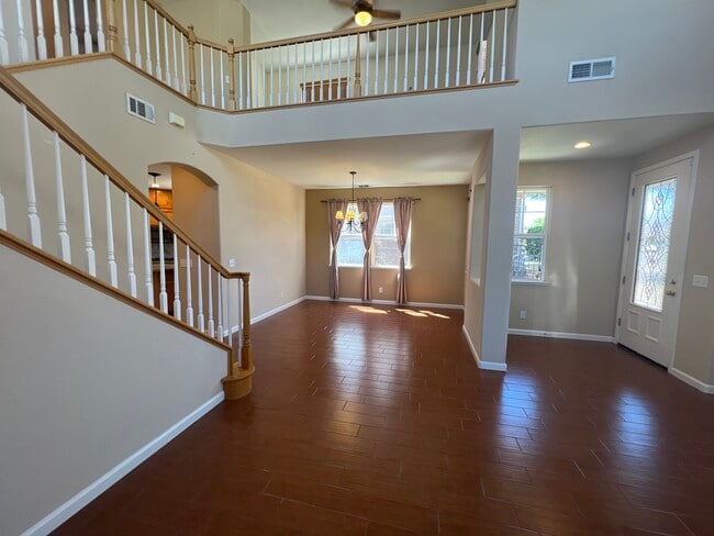 Building Photo - 2060 Jenni Ln