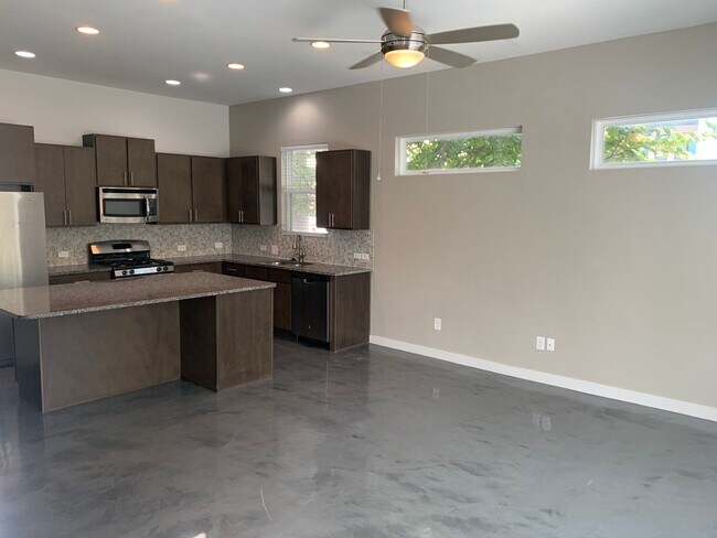 Building Photo - 232 E Cevallos