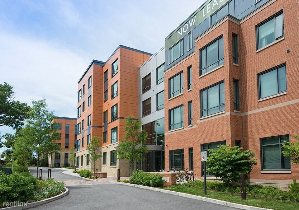 Primary Photo - 150 S Huntington Ave