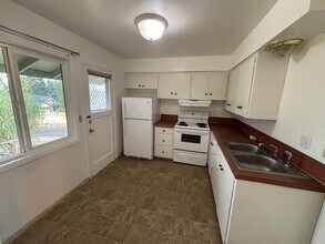Building Photo - 802 N 20th Ave