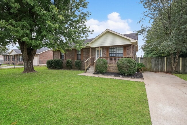 Building Photo - 2621 Deerpath Dr