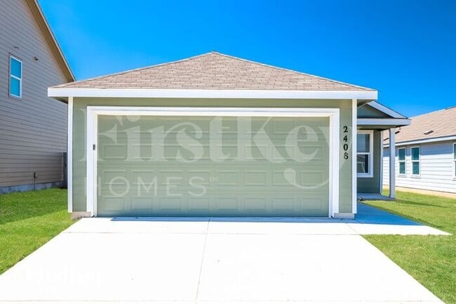Building Photo - 2408 Lake Hls