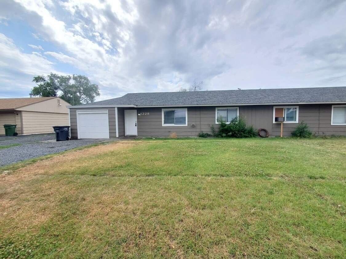 Primary Photo - 1228 Arlington
