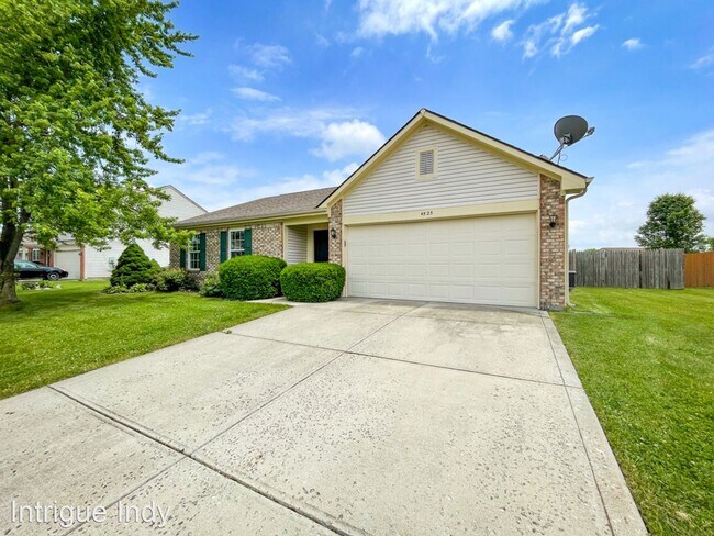 Foto del edificio - 3 br, 2 bath House - 4525 Golden Hinde Way