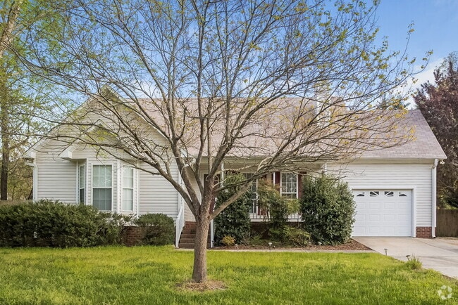 Building Photo - 4520 Labrador Dr