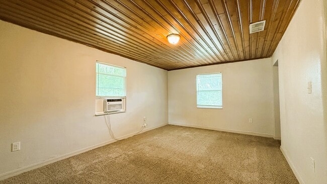 Building Photo - 1112 Carlton Ave