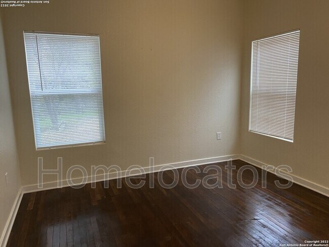 Building Photo - 809 Elmwood Dr
