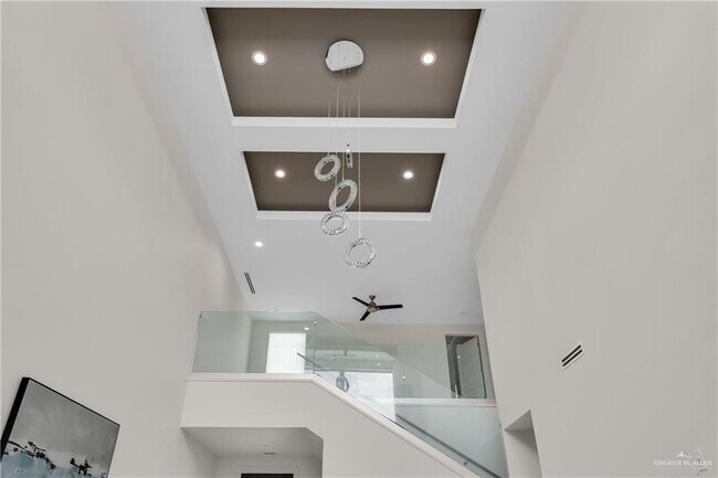 Building Photo - 2213 Corales St
