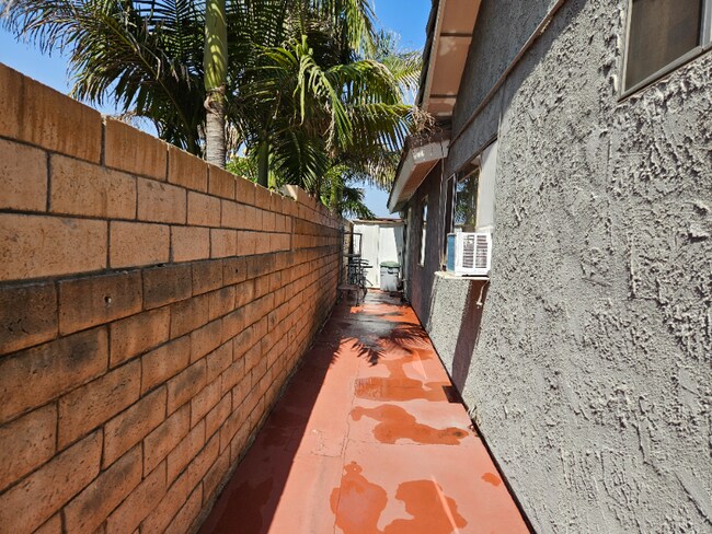 Foto del edificio - 2921 Dee Ln
