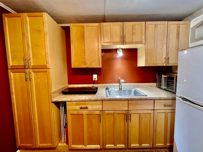 Kitchen - 3171 Westwood Ct