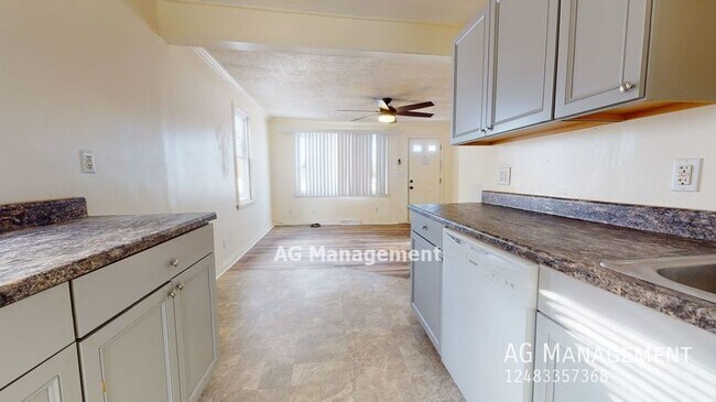 Building Photo - 22532 Mac Arthur Blvd - Nicely Remodeled W...