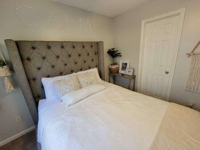 Building Photo - 857 Brickleridge Ln SE